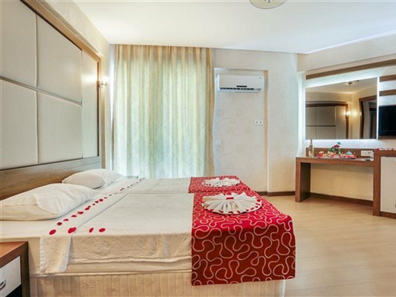 Cleopatra Golden Beach Hotel Alanya Exterior photo